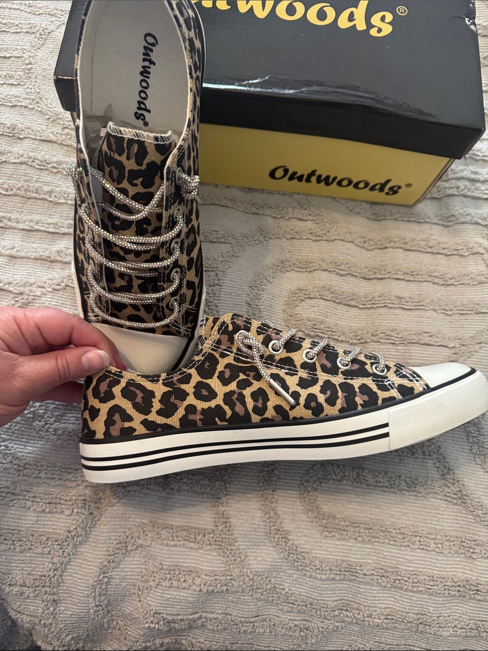 Out woods Leopard Print Low-Top Canvas Sneakers - with rhinestone laces - Picture 10 of 16
